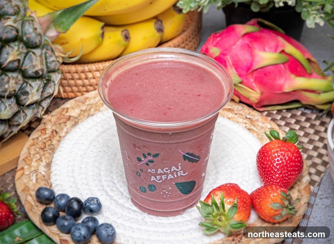 Açaí Smoothie with Fresh Fruit