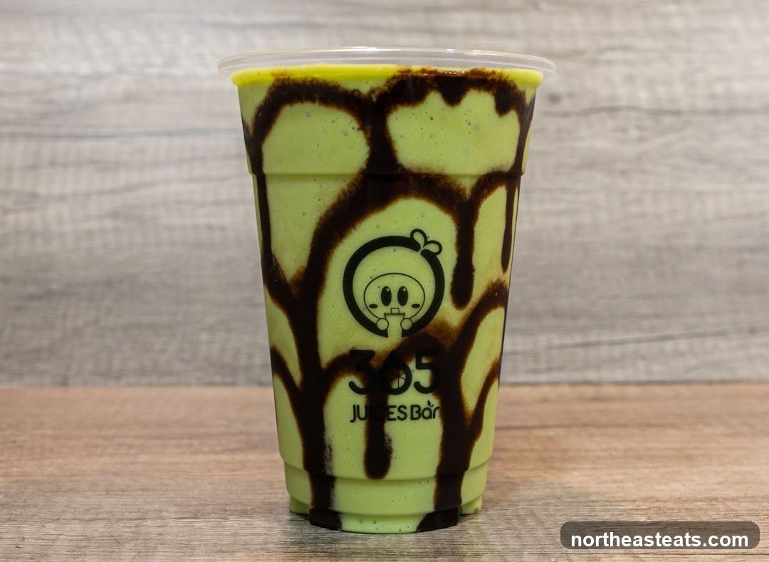 Green Smoothie with Chocolate Drizzle