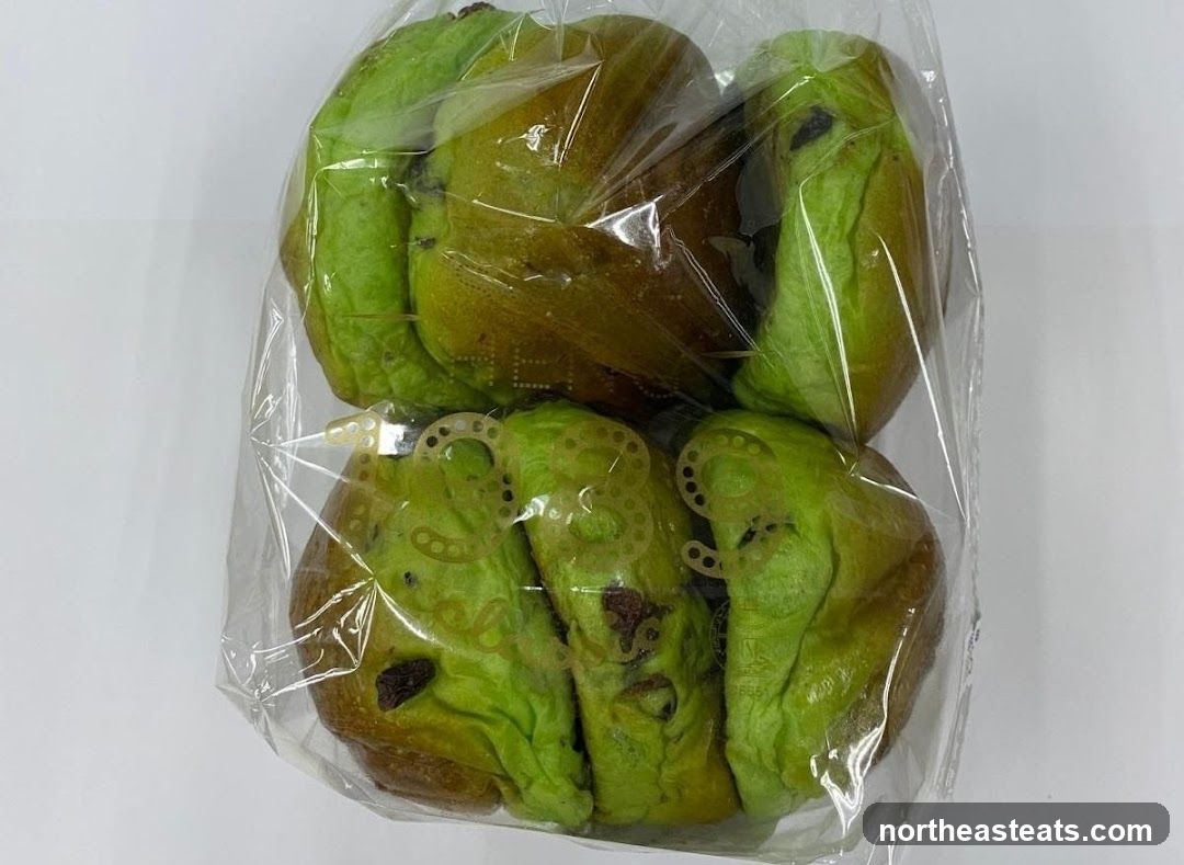 Green Bread Rolls