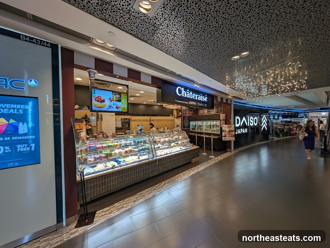 Châteraisé Patisserie and Daiso Japan Storefront