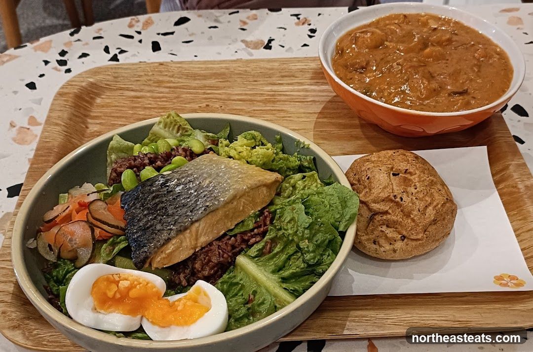 Salmon Salad Bowl with Stew and Bread