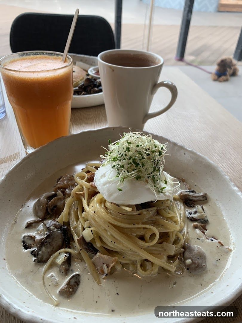 Pasta with Poached Egg and Mushrooms