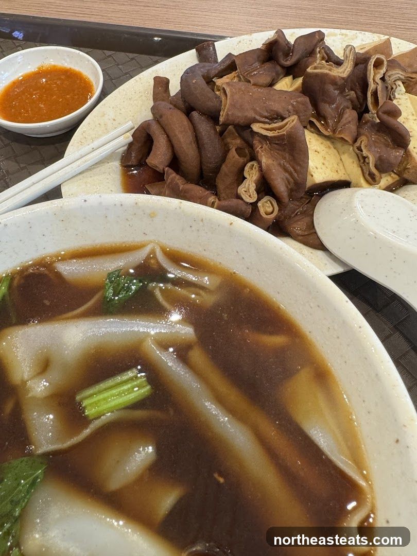 Braised Intestines and Noodles