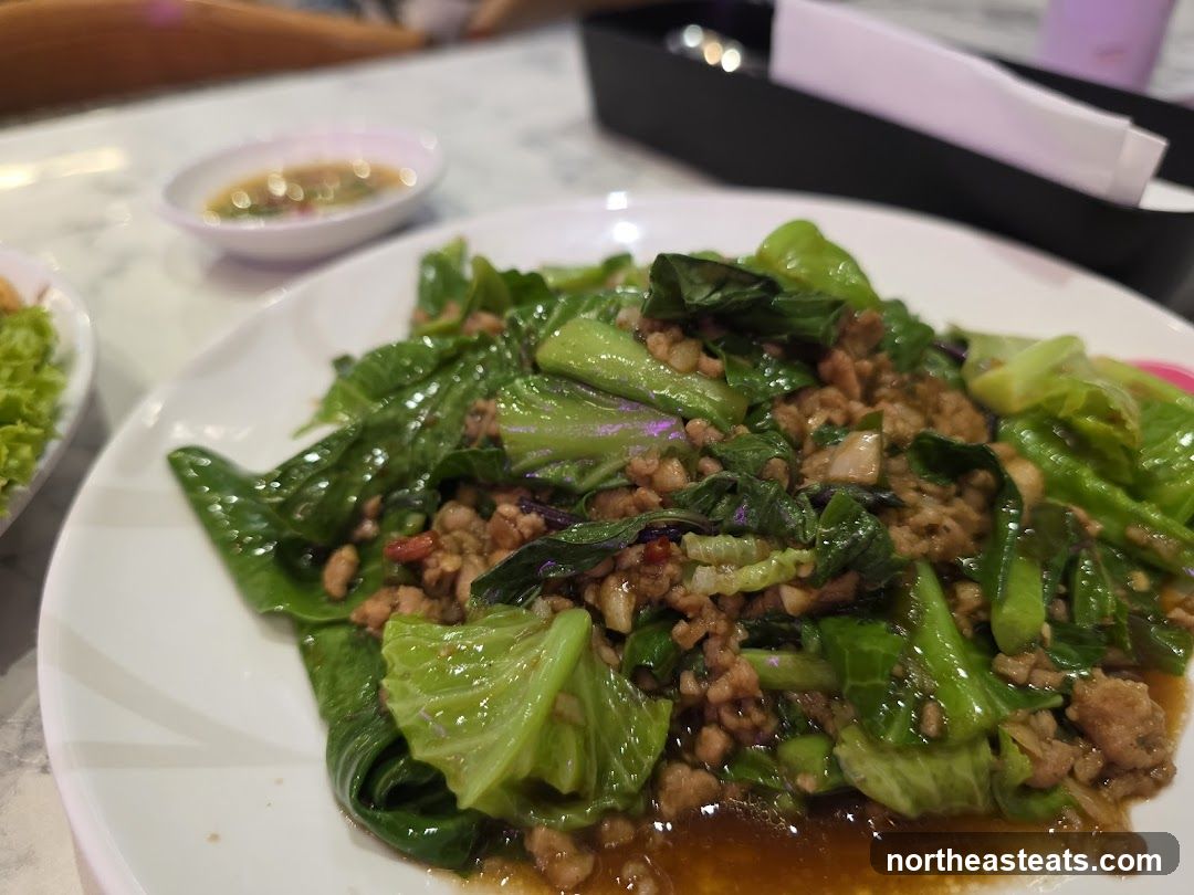 Stir-fried Greens with Minced Meat