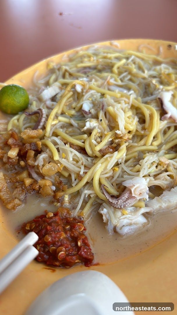 Noodles with Seafood and Chili Paste