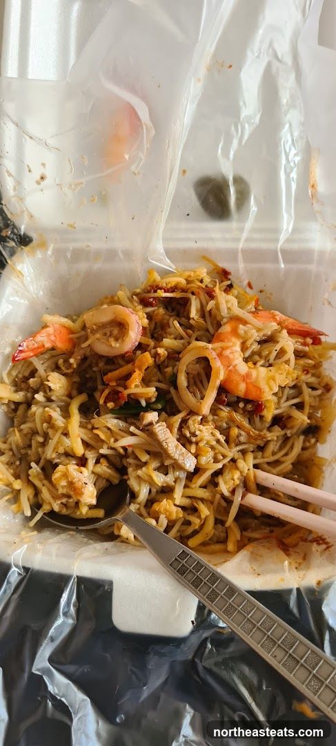 Pad Thai with Shrimp and Squid