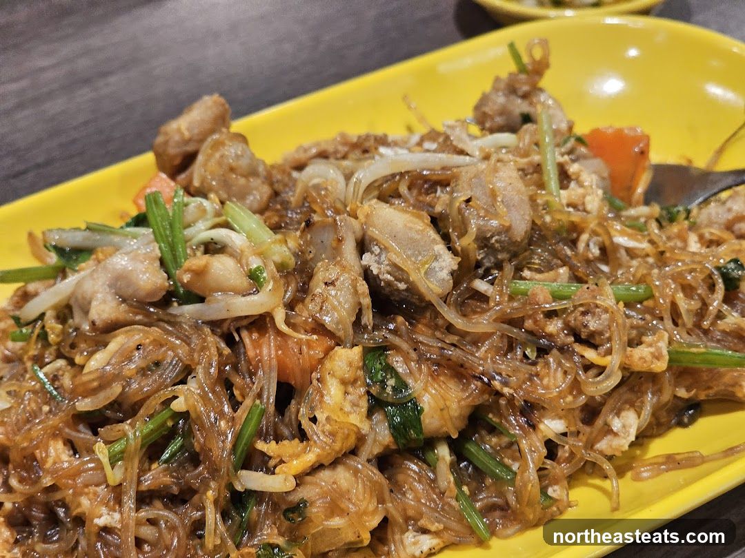 Stir-fried noodles with meat and vegetables