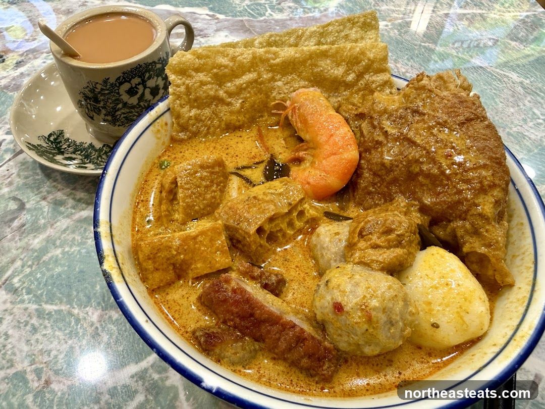Curry Noodles with Shrimp and Tea