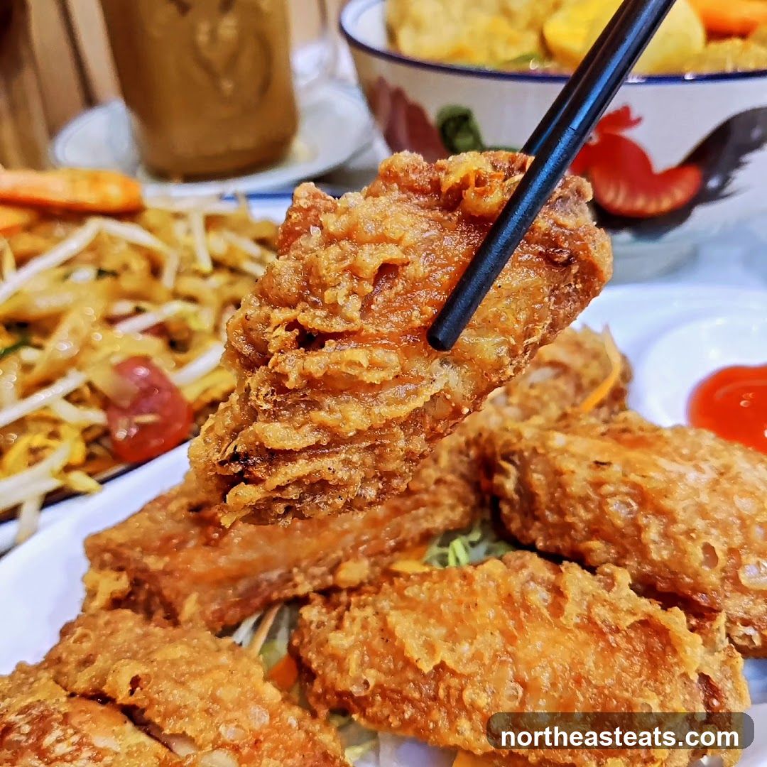 Fried Chicken Wings with Noodles