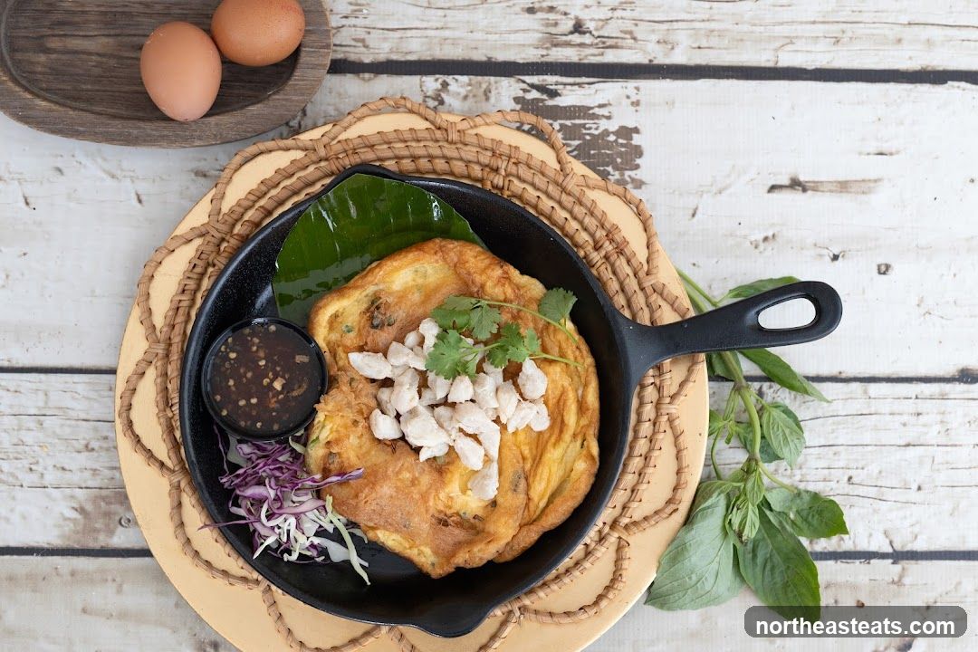 Omelet with Chicken and Sauce