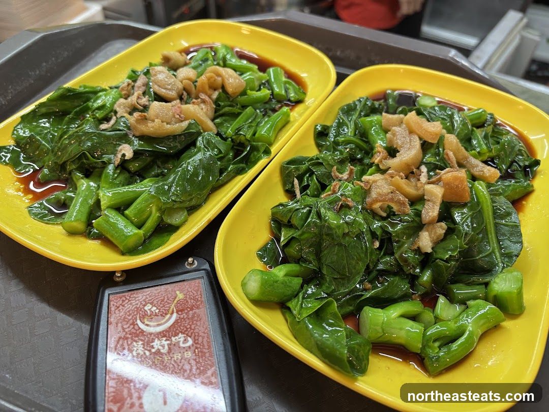 Stir-fried vegetables with pork cracklings