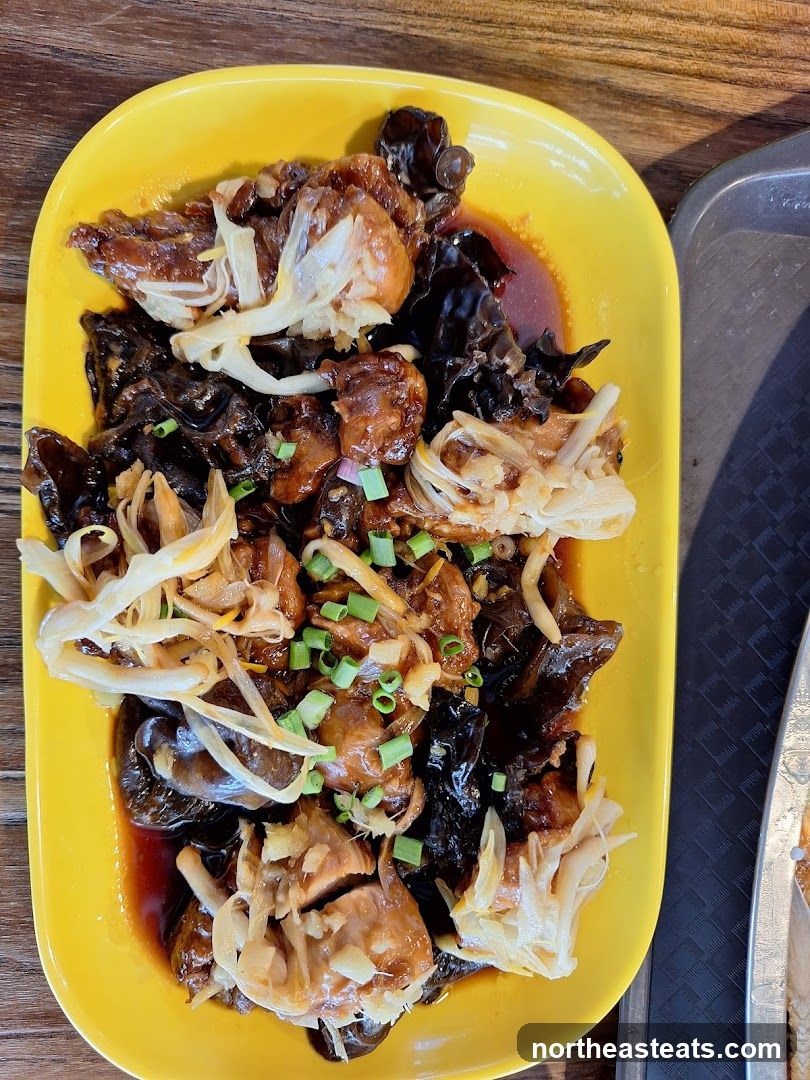 Braised Dish with Wood Ear Mushrooms
