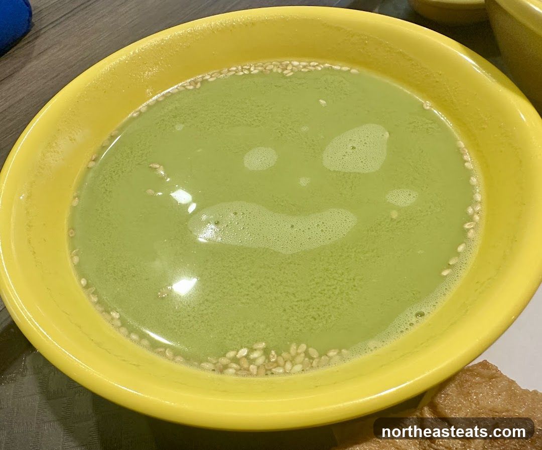 Green Drink with Sesame Seeds