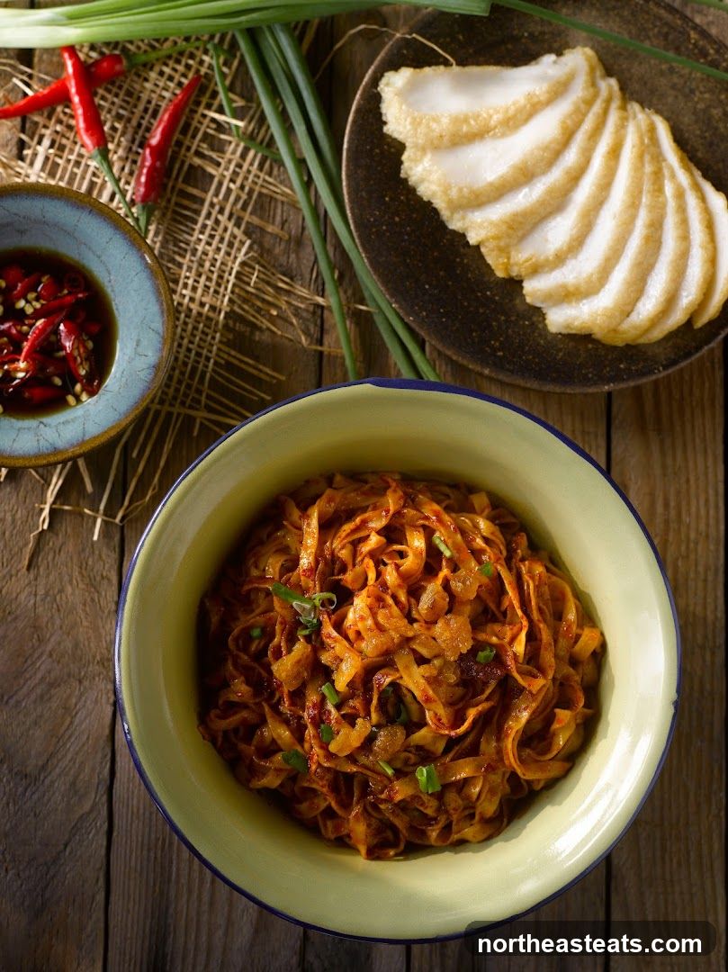 Noodles with Chili and Sliced Fish Cake