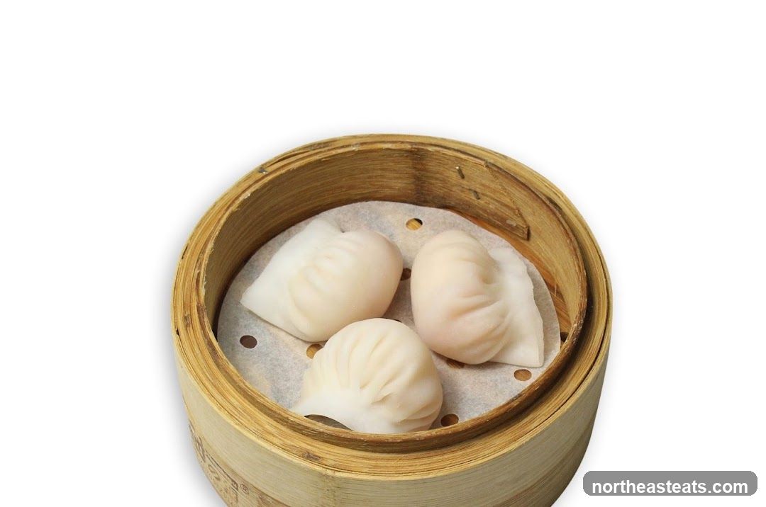 Steamed Dumplings in Bamboo Steamer