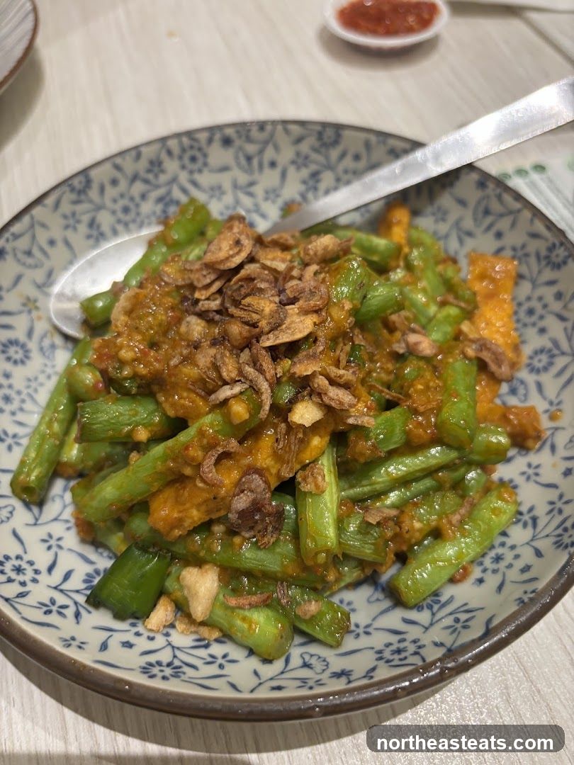 Stir-fried Green Beans with Sauce and Crispy Shallots