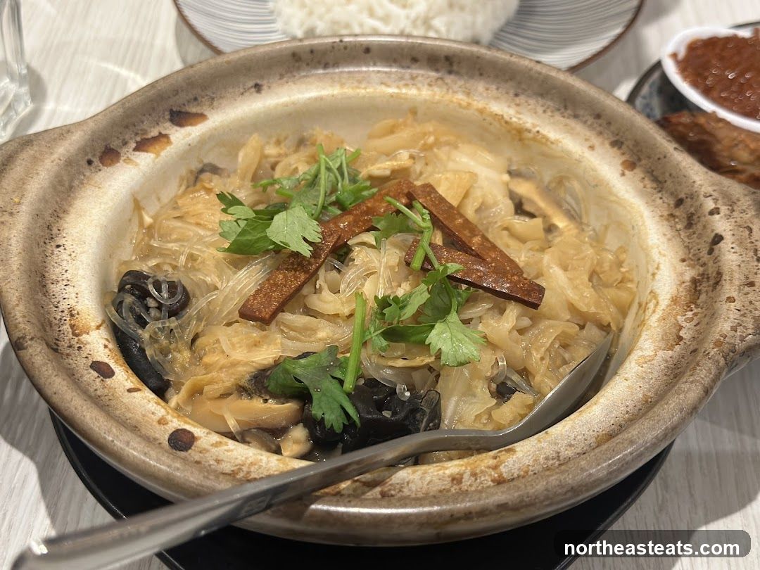 Claypot Dish with Noodles and Vegetables
