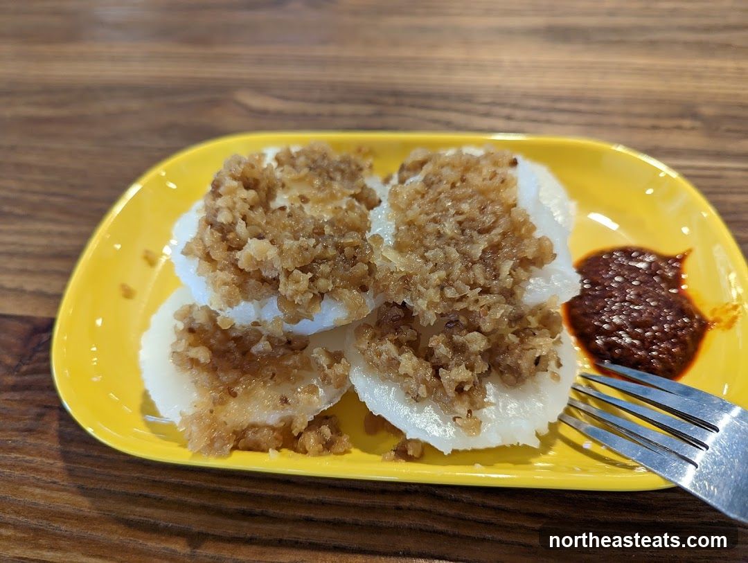 Rice cakes with chili sauce