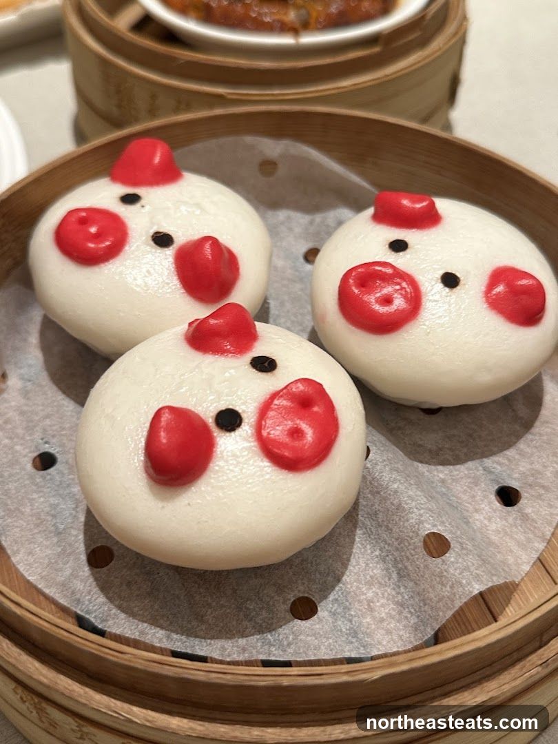 Pig-shaped steamed buns
