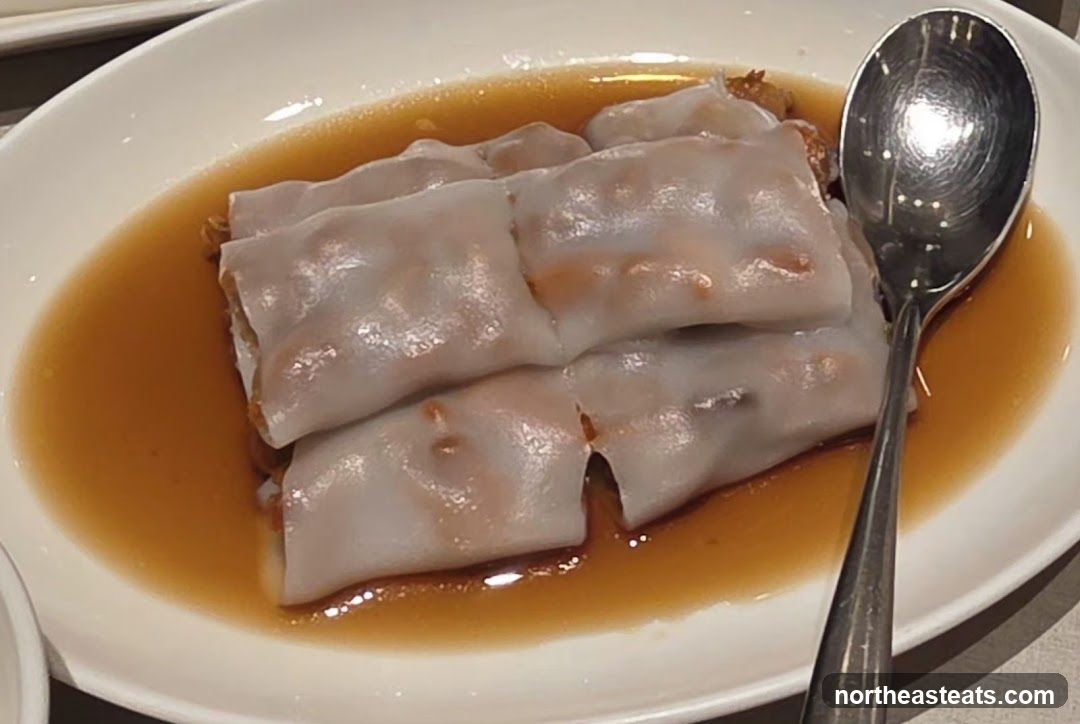 Steamed Rice Rolls with Sauce