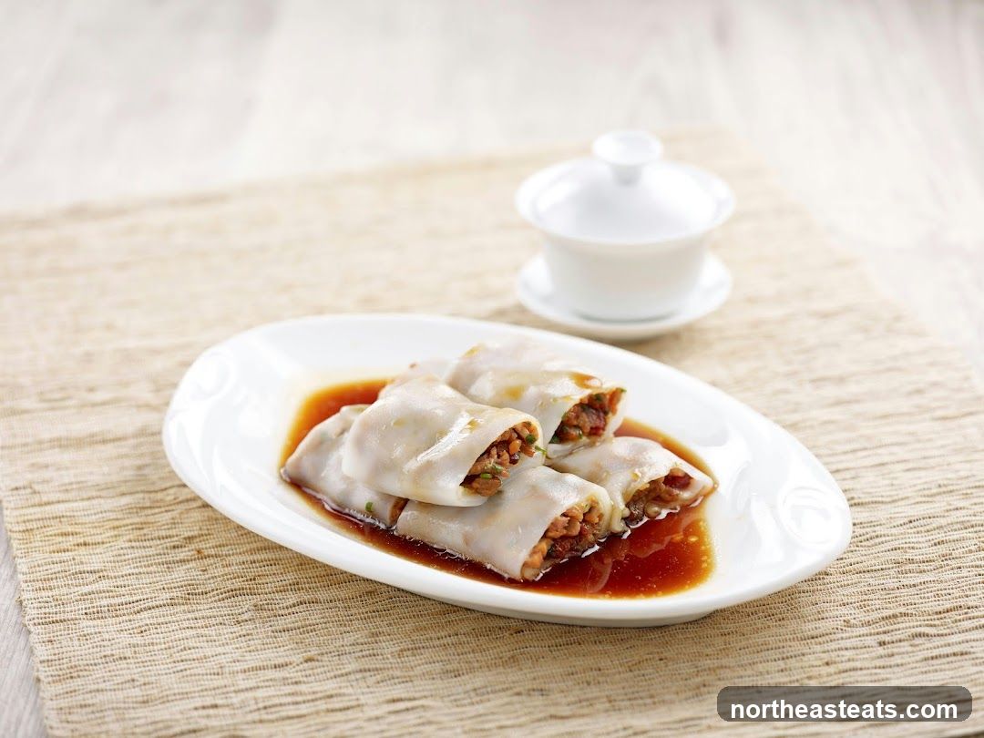 Steamed Rice Rolls with Sauce