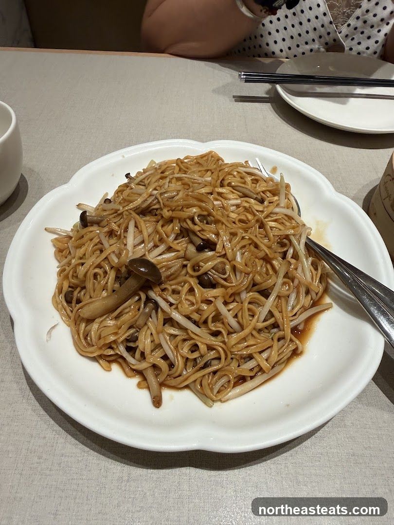 Stir-fried Noodles with Mushrooms and Bean Sprouts