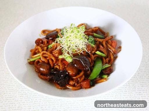 Noodles with Mushrooms and Sprouts