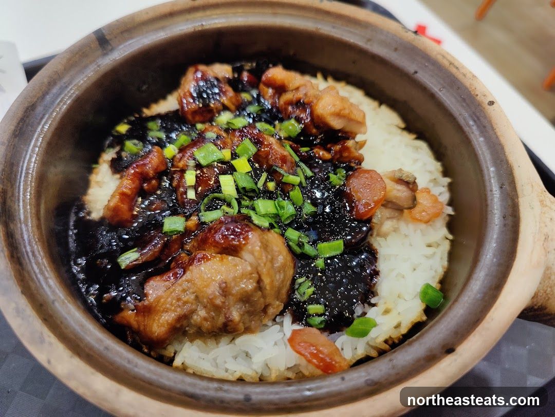 Claypot Rice with Chicken and Dark Sauce