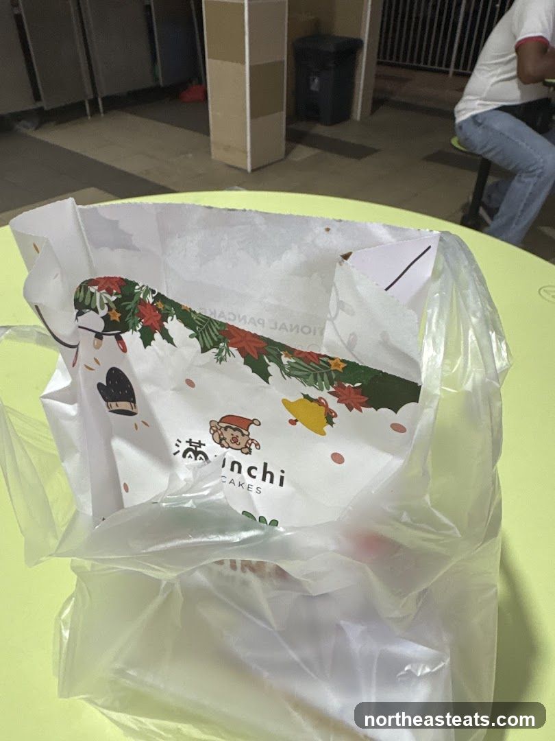 Takeaway bag with Christmas decorations