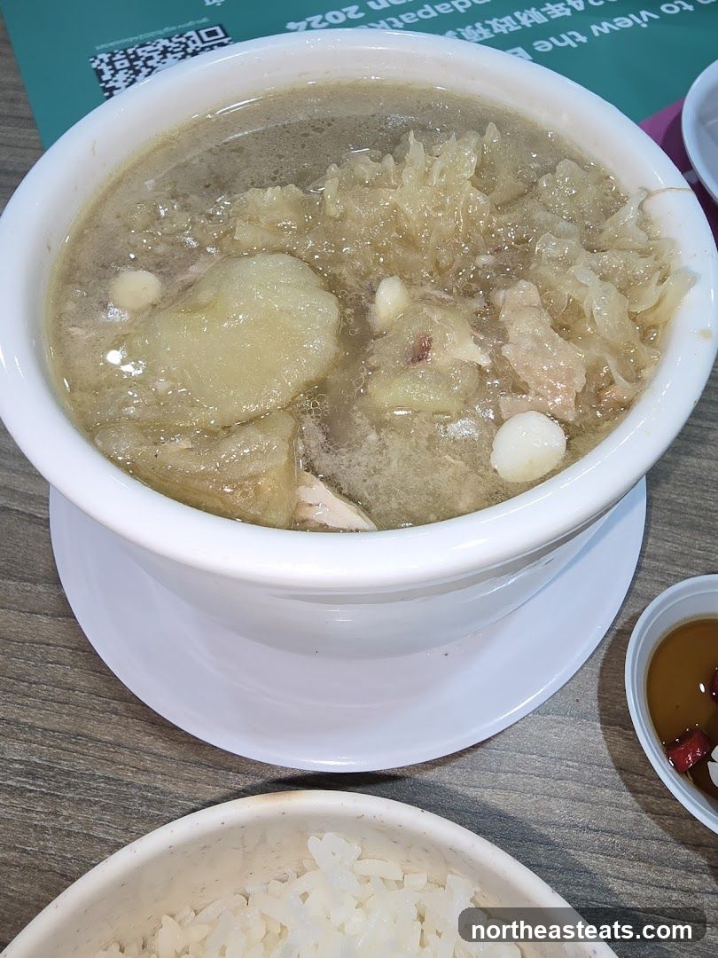 Chicken Soup with White Fungus and Gingseng