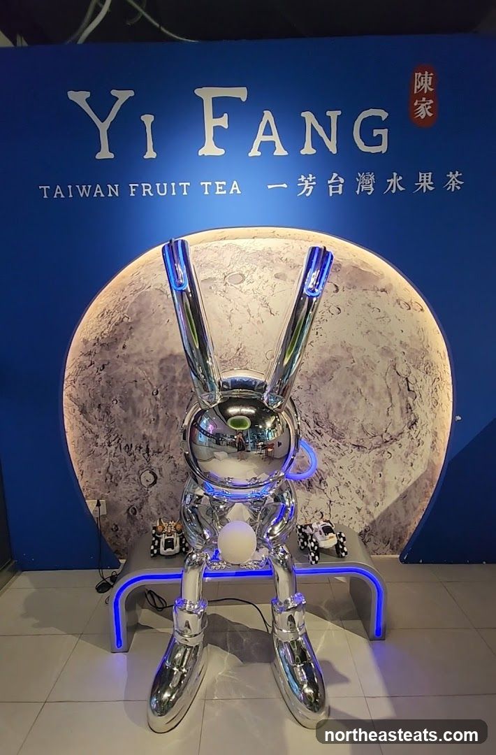 Yi Fang Taiwan Fruit Tea Display