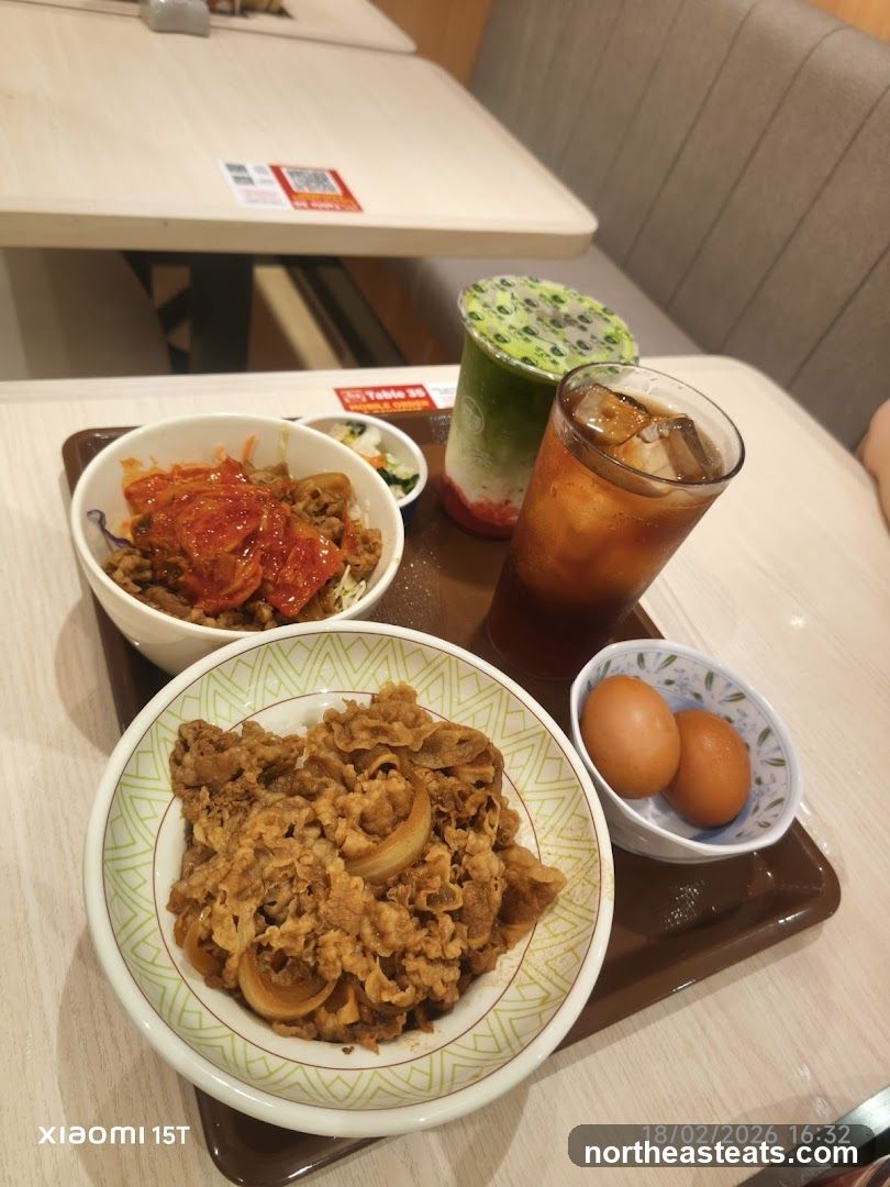 Beef bowls and drinks