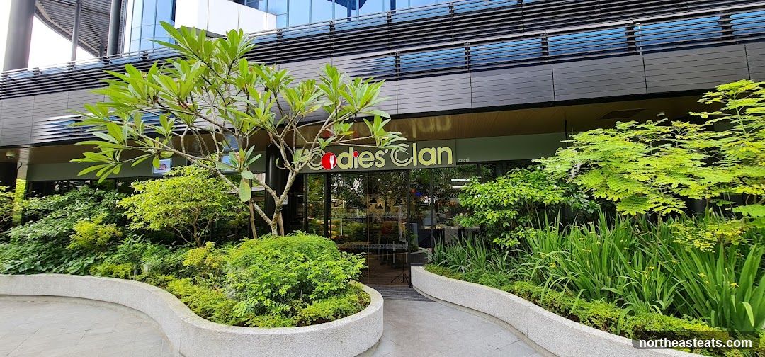 Foodies' Clan storefront