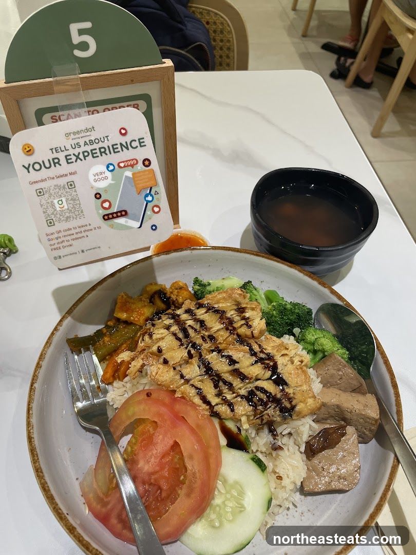 Meal with QR code for feedback