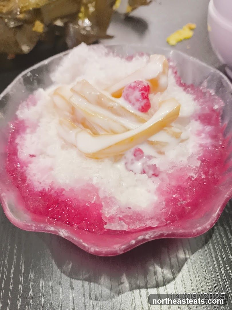 Dessert with shaved ice and fruit