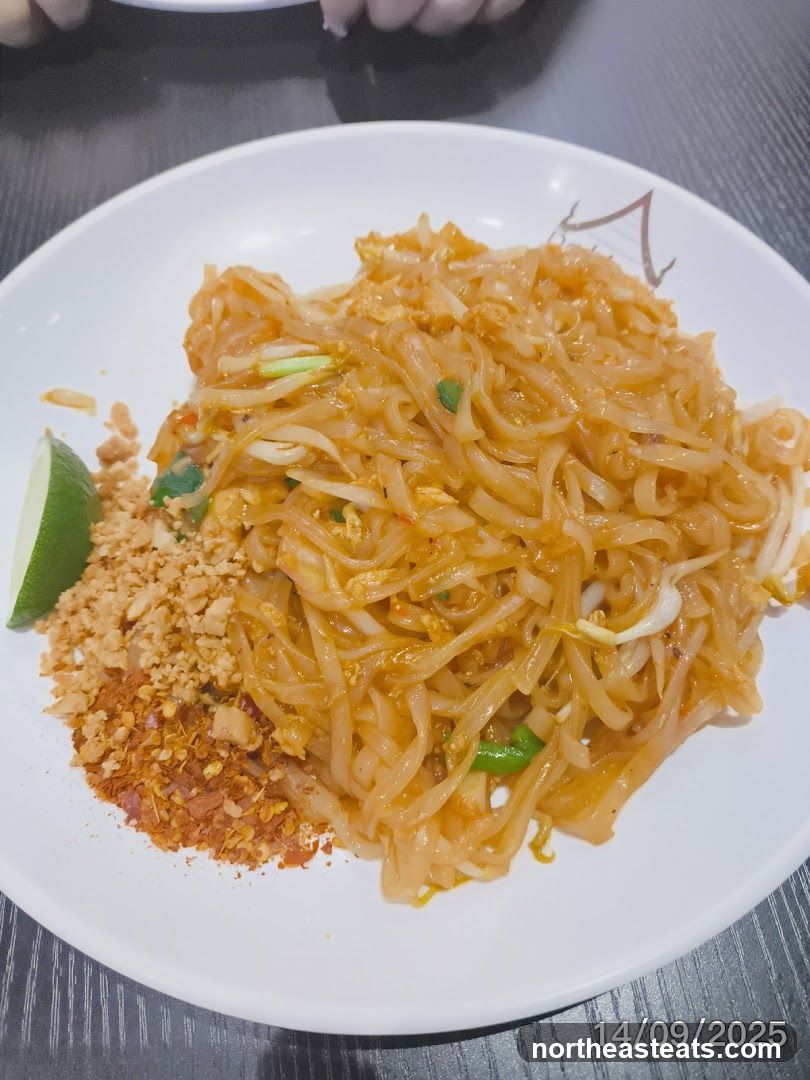 Pad Thai with Garnishes