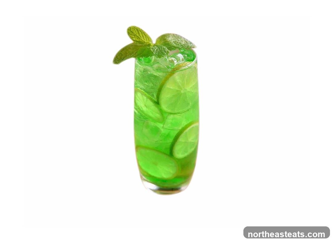 Green Cocktail with Lime and Mint