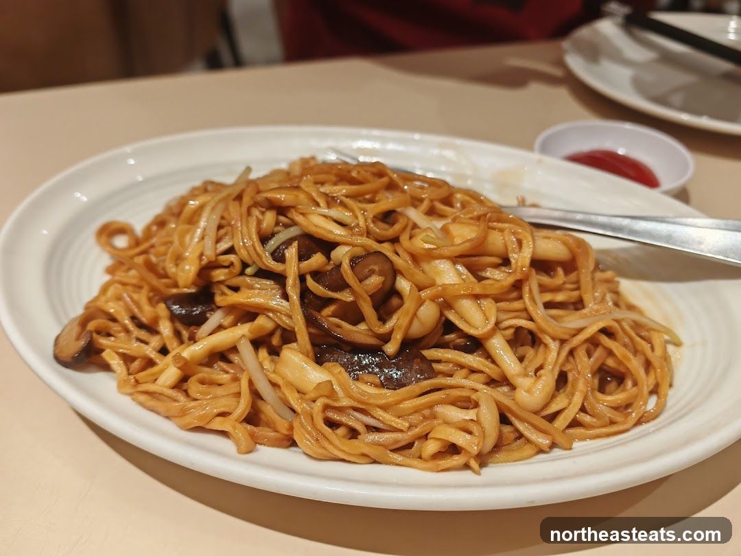Noodles with Mushrooms and Bean Sprouts
