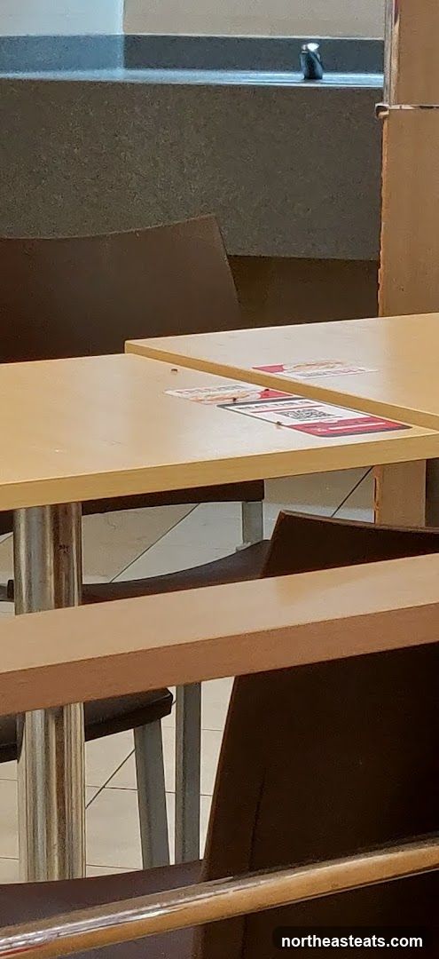 Table with QR Code and Menu Inserts