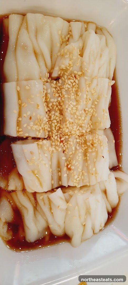 Steamed Rice Rolls with Sesame Seeds