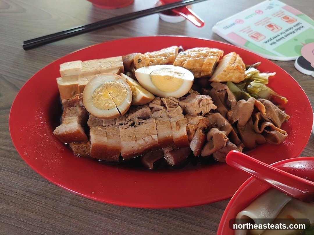 Braised Pork Belly with Eggs and Tofu