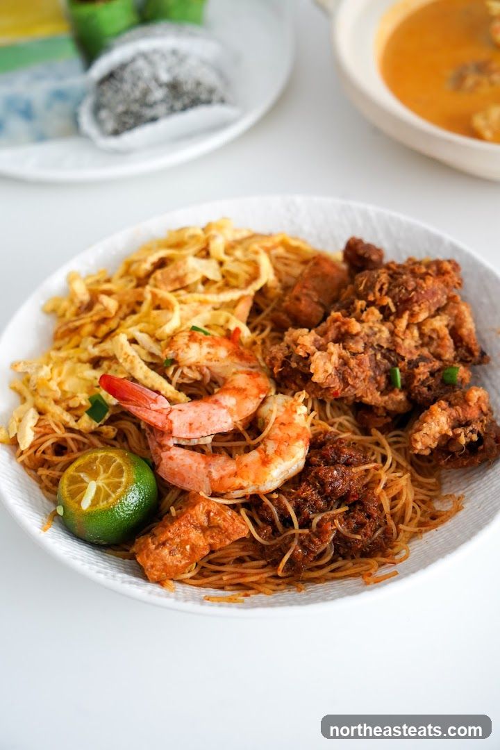 Noodles with Shrimp and Fried Chicken