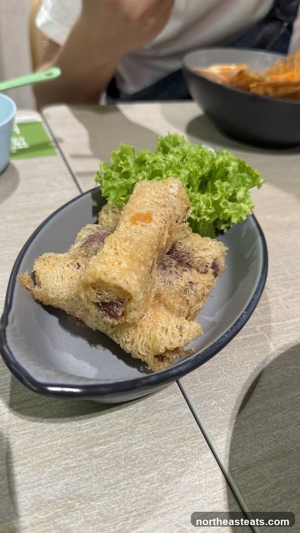 Fried Spring Rolls with Lettuce