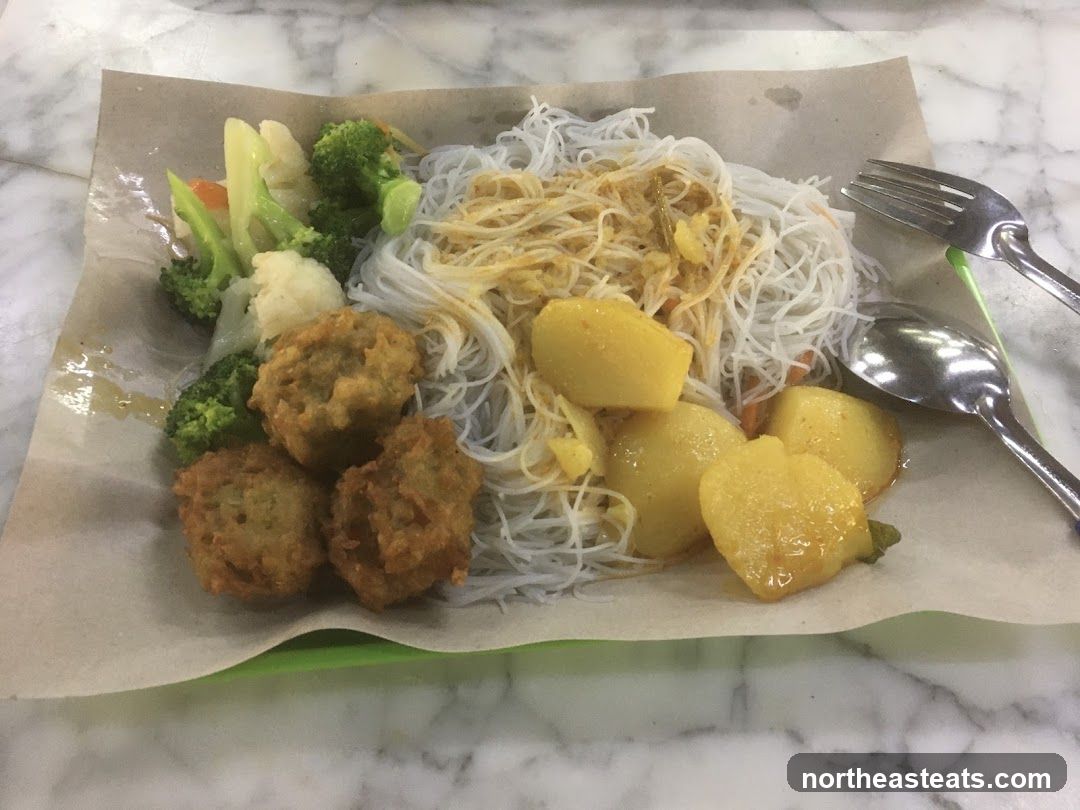 Noodles with Vegetables and Fried Balls