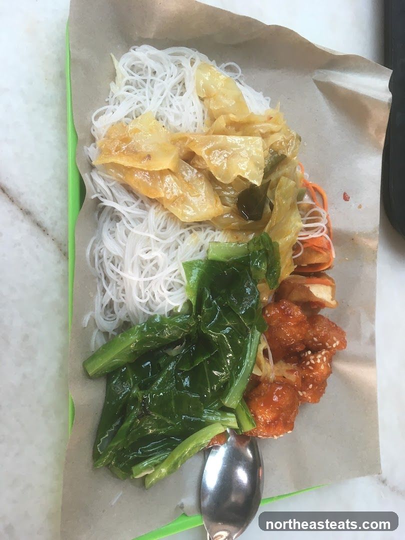 Noodles with Fried Chicken and Vegetables