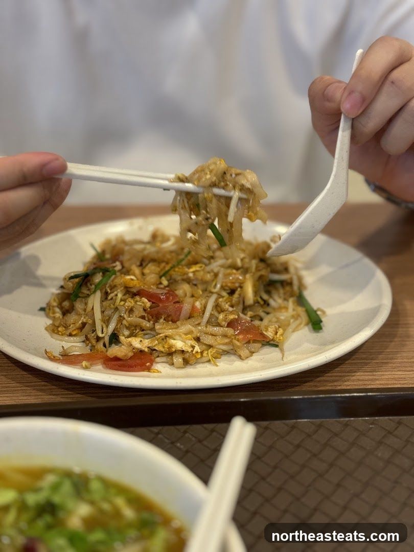 Noodles with Bean Sprouts and Tomato