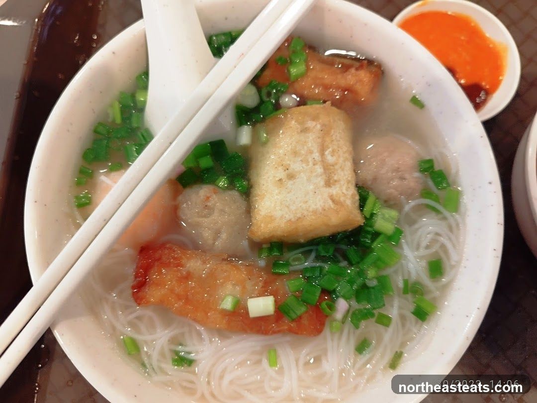 Noodle Soup with Tofu and Meatballs