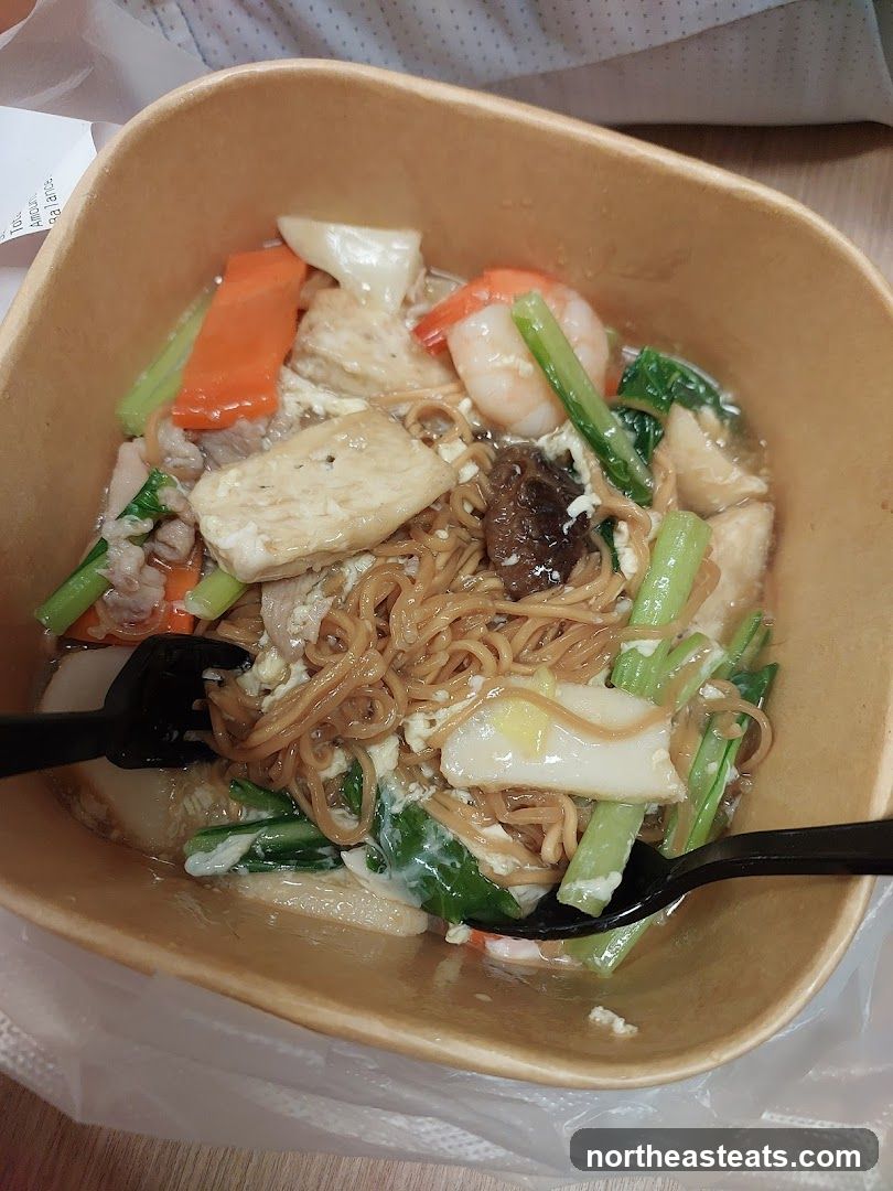 Noodles with Seafood and Vegetables