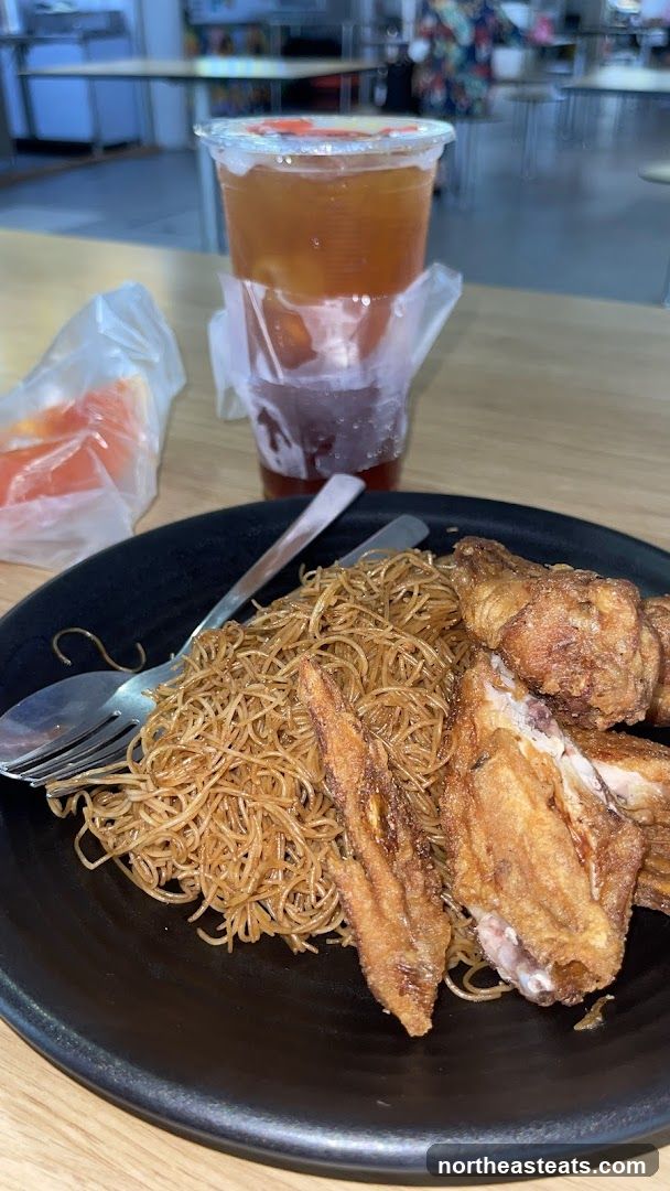 Fried Chicken and Noodles with Tea