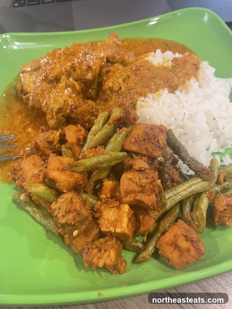 Chicken Rendang with Rice and Green Beans
